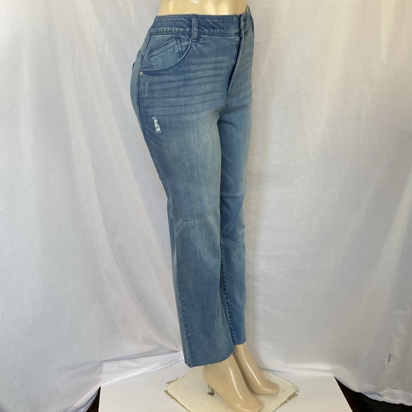 WIT & WISDOM Jeans Women’s Tummy Control Size 18W DISTRESSED Slim Straight NWOT - Picture 2 of 8